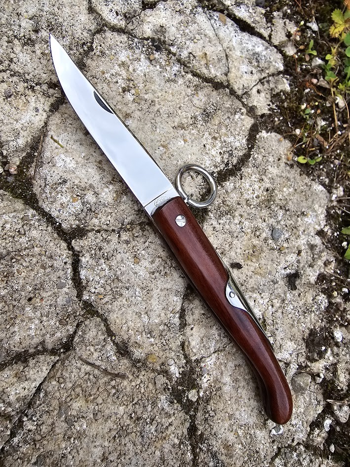 YATAGAN 10cm EN BOIS DE FER...