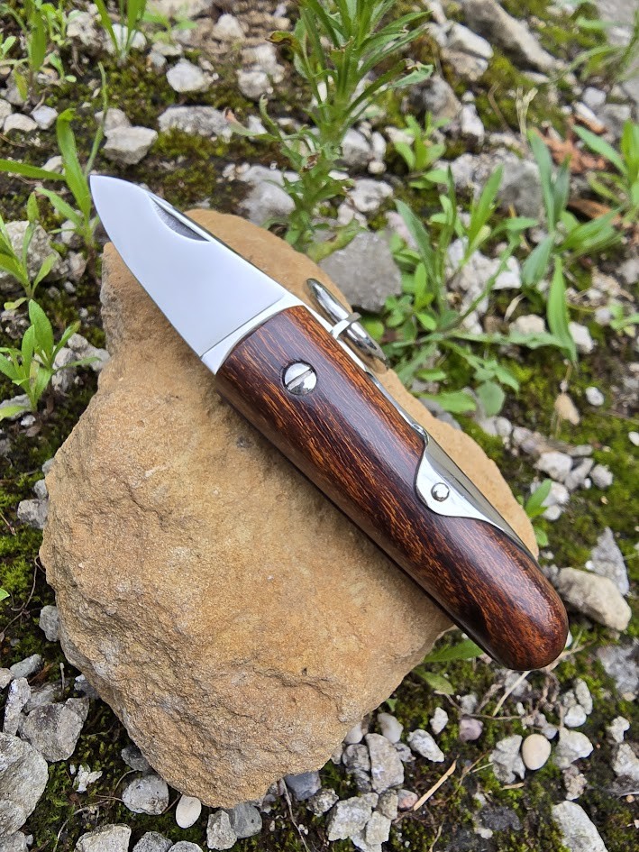 COUP DE POING 6cm EN BOIS...